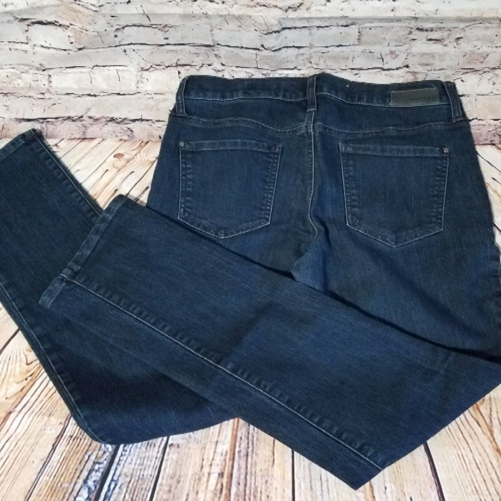 DKNY Straight Jeans, 5-Pocket Design, size 4x30 - Picture 6 of 8